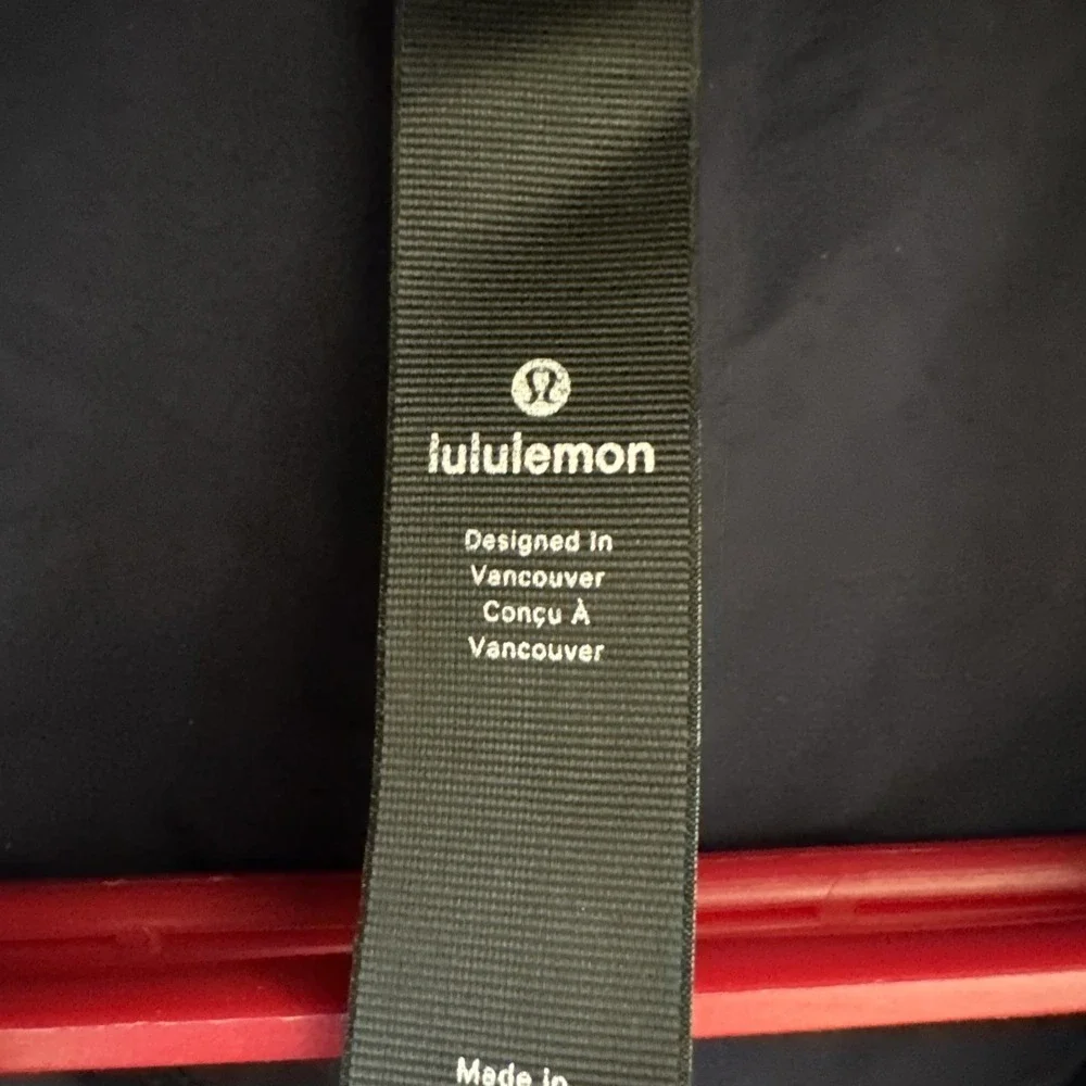 Lululemon Move With The Pack Jacket True Navy‎ Size 4 With Hood